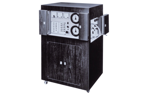 1966年　米国ミルトン・ロイ社の単身用人工腎臓装置　モデルA